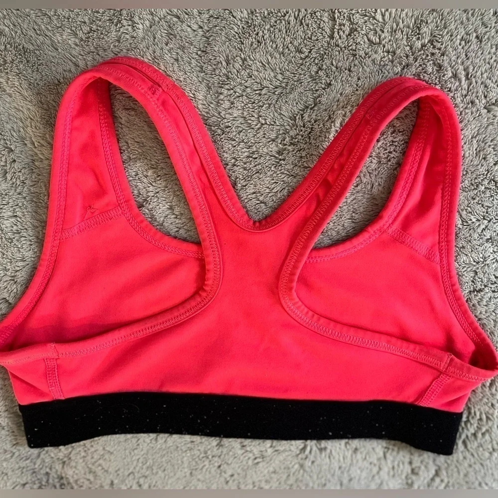 Girl’s Nike Dri-Fit Hot Pink Sports Bra-size Small